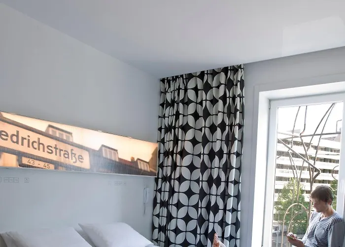 Gat Point Charlie 3* Berlín