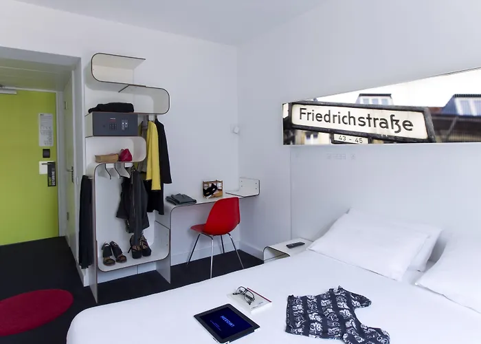 Gat Point Charlie Hotel 3*