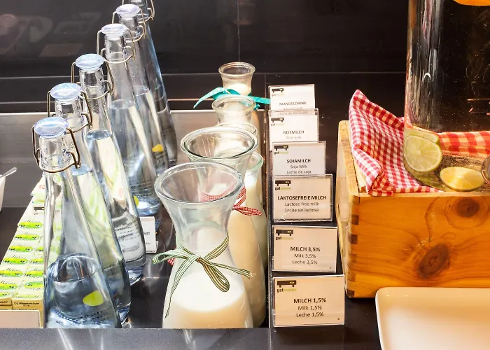 Hotel Gat Point Charlie 3*