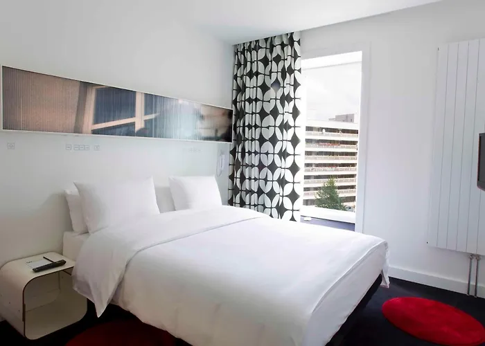 Gat Point Charlie Hotel