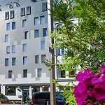 Gat Point Charlie Hotel