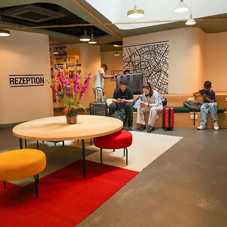 加特点查理酒店 3* 柏林