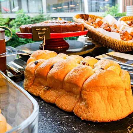 Gat Point Charlie מלון 3*