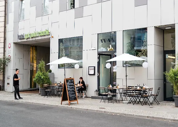 Gat Point Charlie מלון 3*