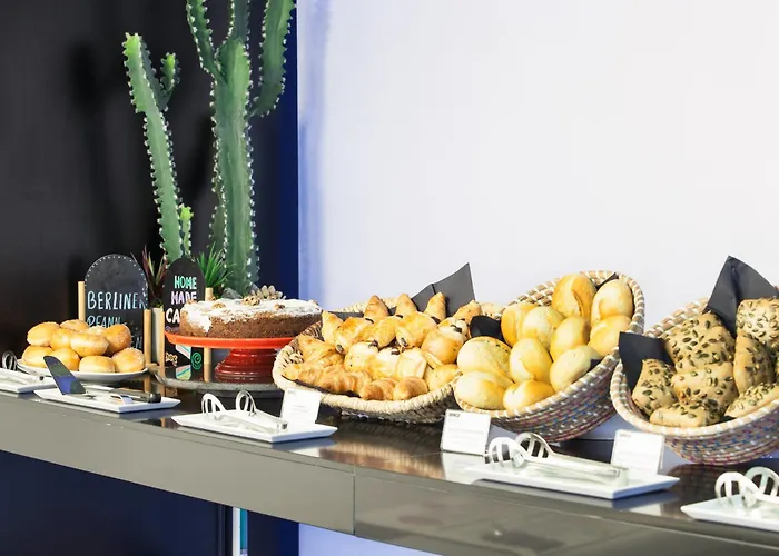 Otel Gat Point Charlie 3*