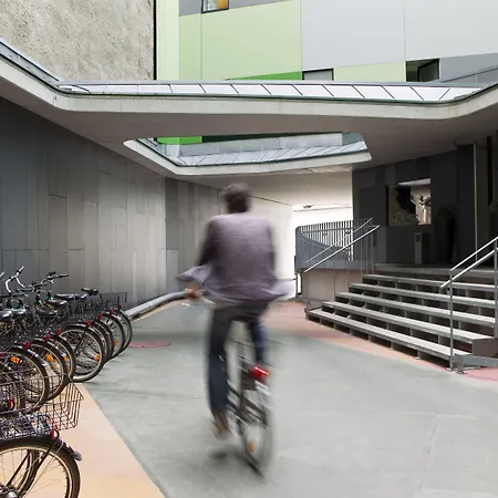 Hotel Gat Point Charlie