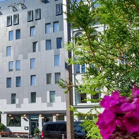 Gat Point Charlie Hotel