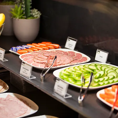 Gat Point Charlie Hotel 3*