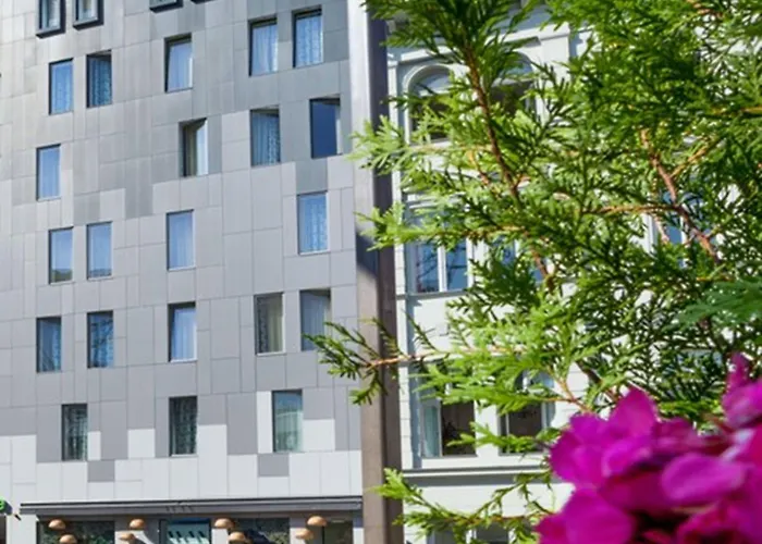 Gat Point Charlie Otel